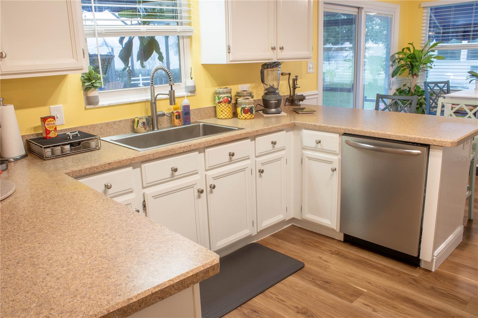 1018 Parakeet Trl Property Photo 24