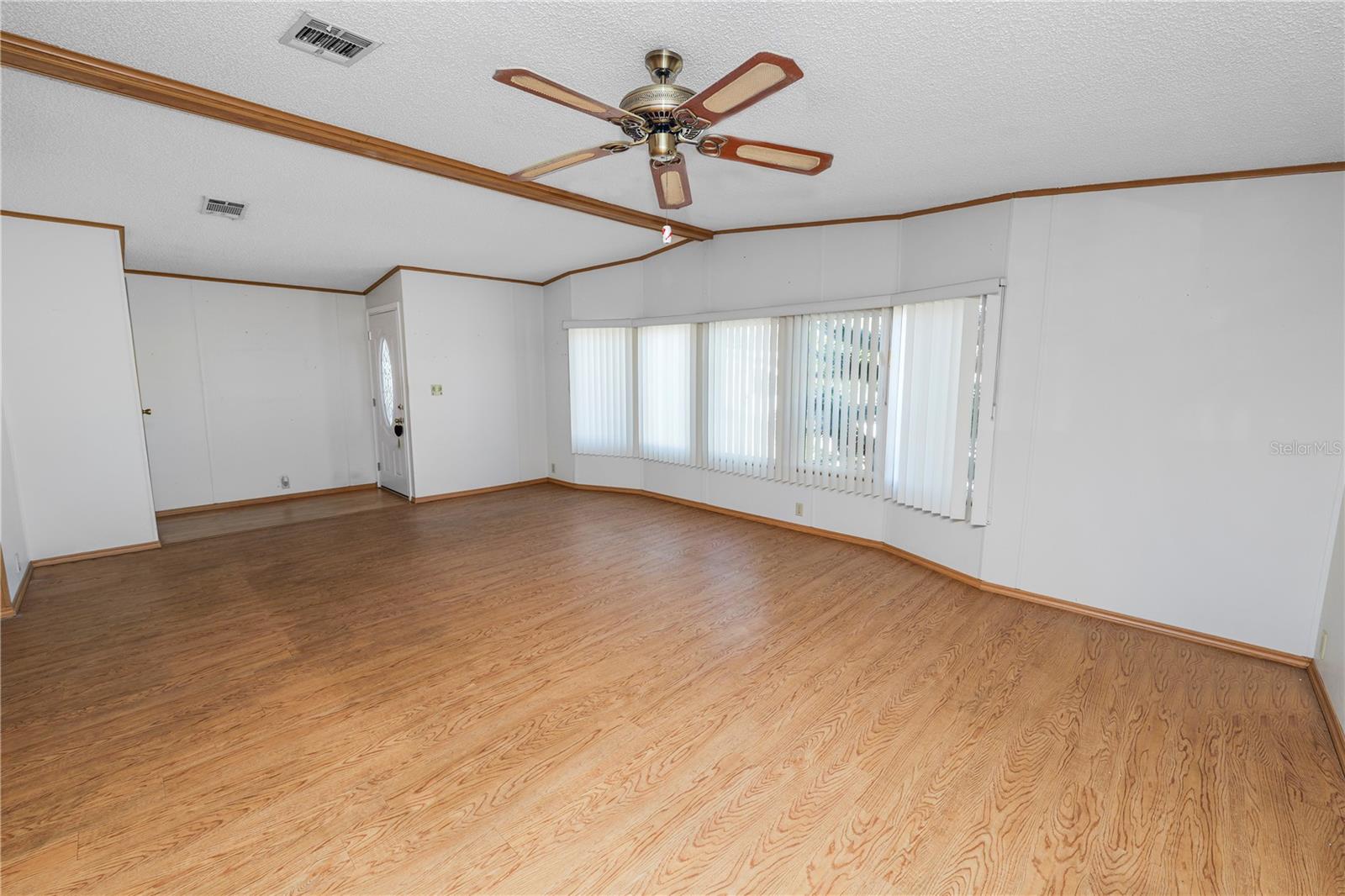 1706 Fox Hill Dr Property Photo 2