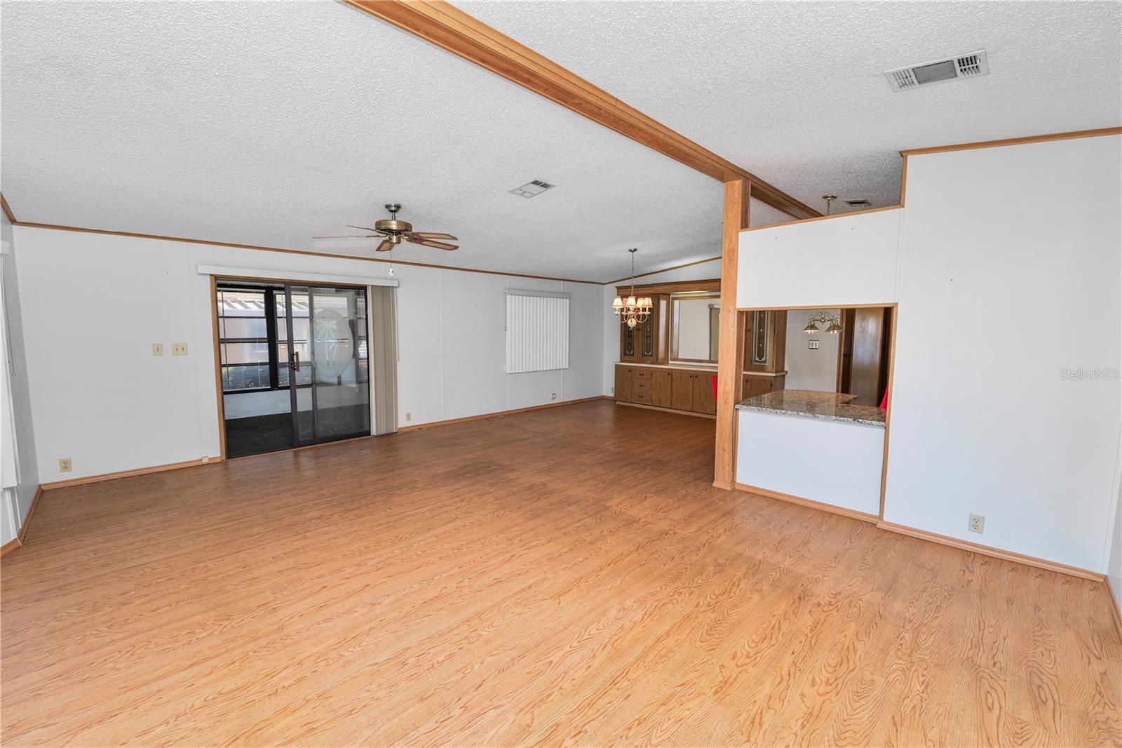 1706 Fox Hill Dr Property Photo 3