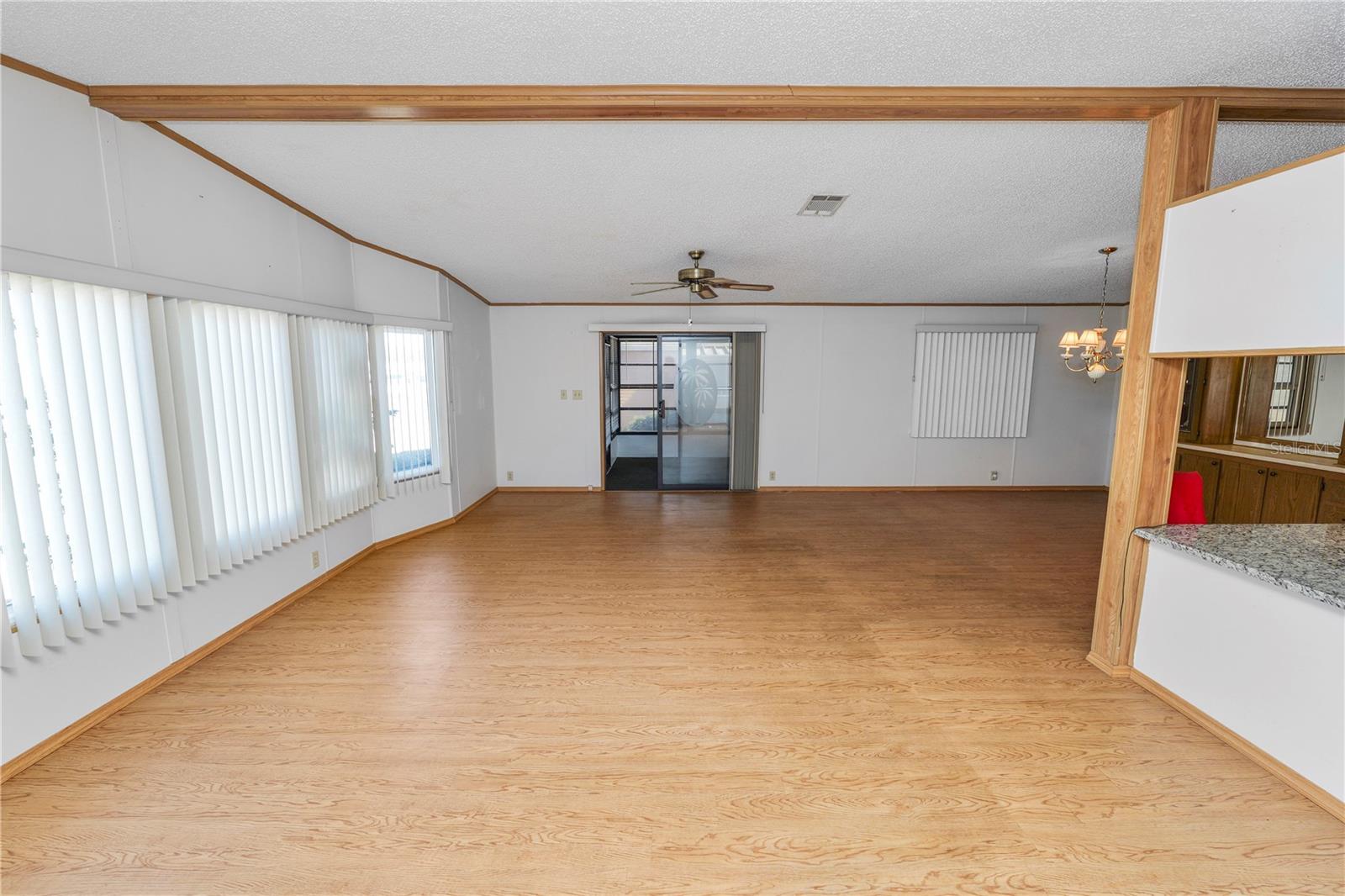 1706 Fox Hill Dr Property Photo 4