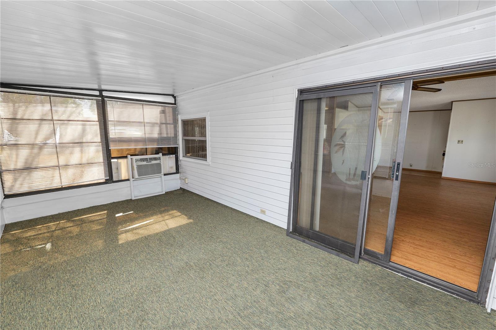 1706 Fox Hill Dr Property Photo 6