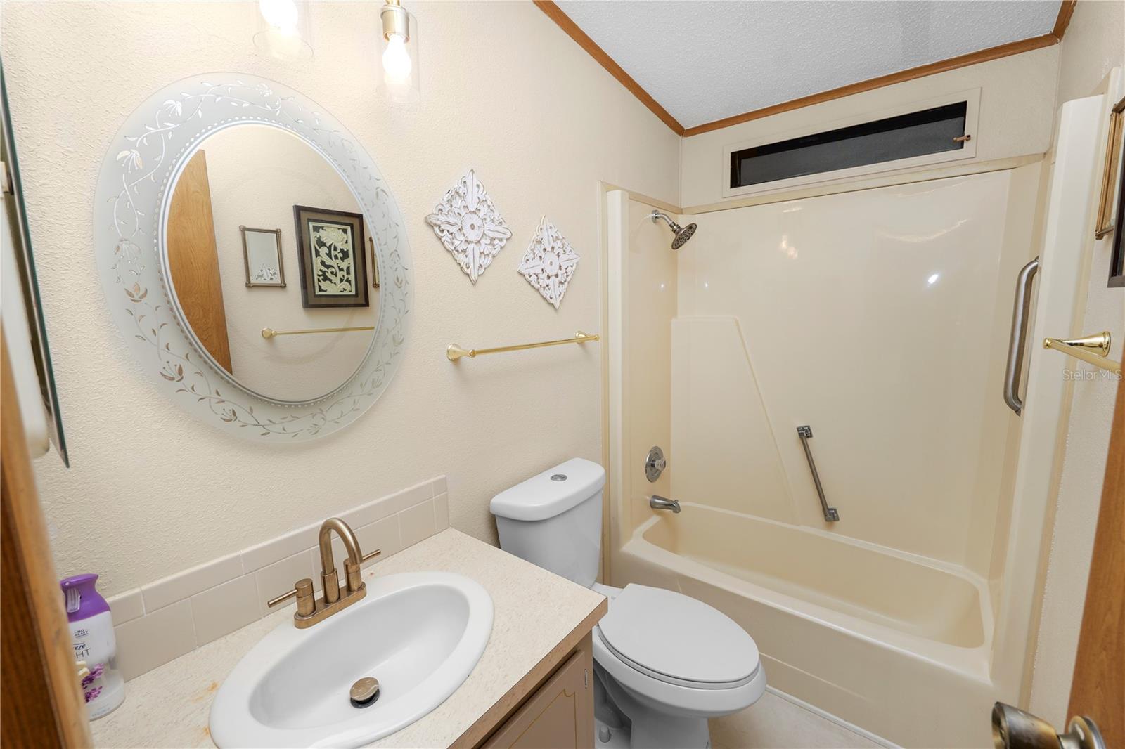 1706 Fox Hill Dr Property Photo 23