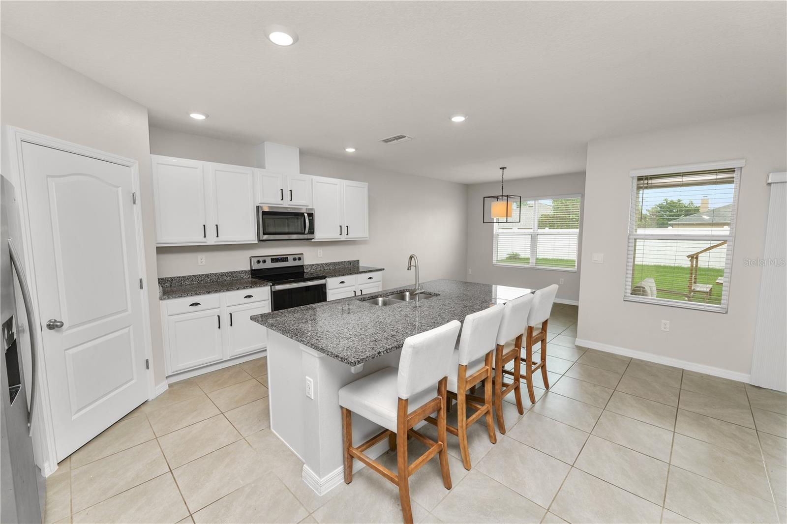 3141 Caspian Feather St Property Photo 15
