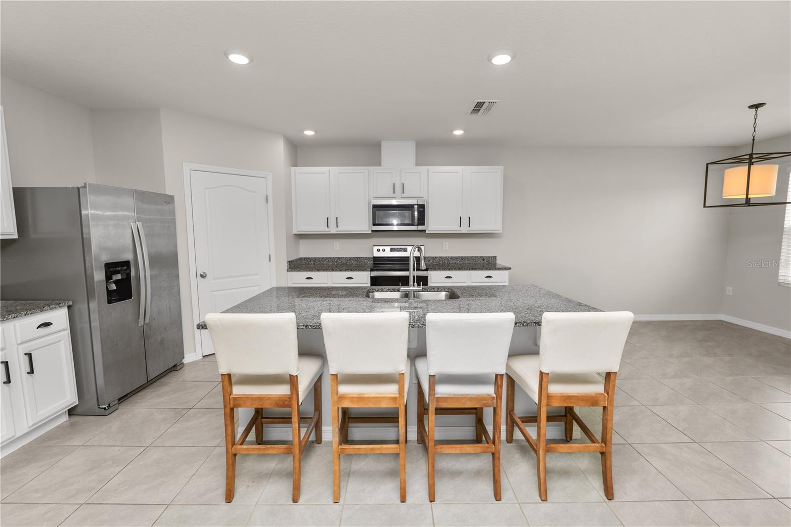 3141 Caspian Feather St Property Photo 16