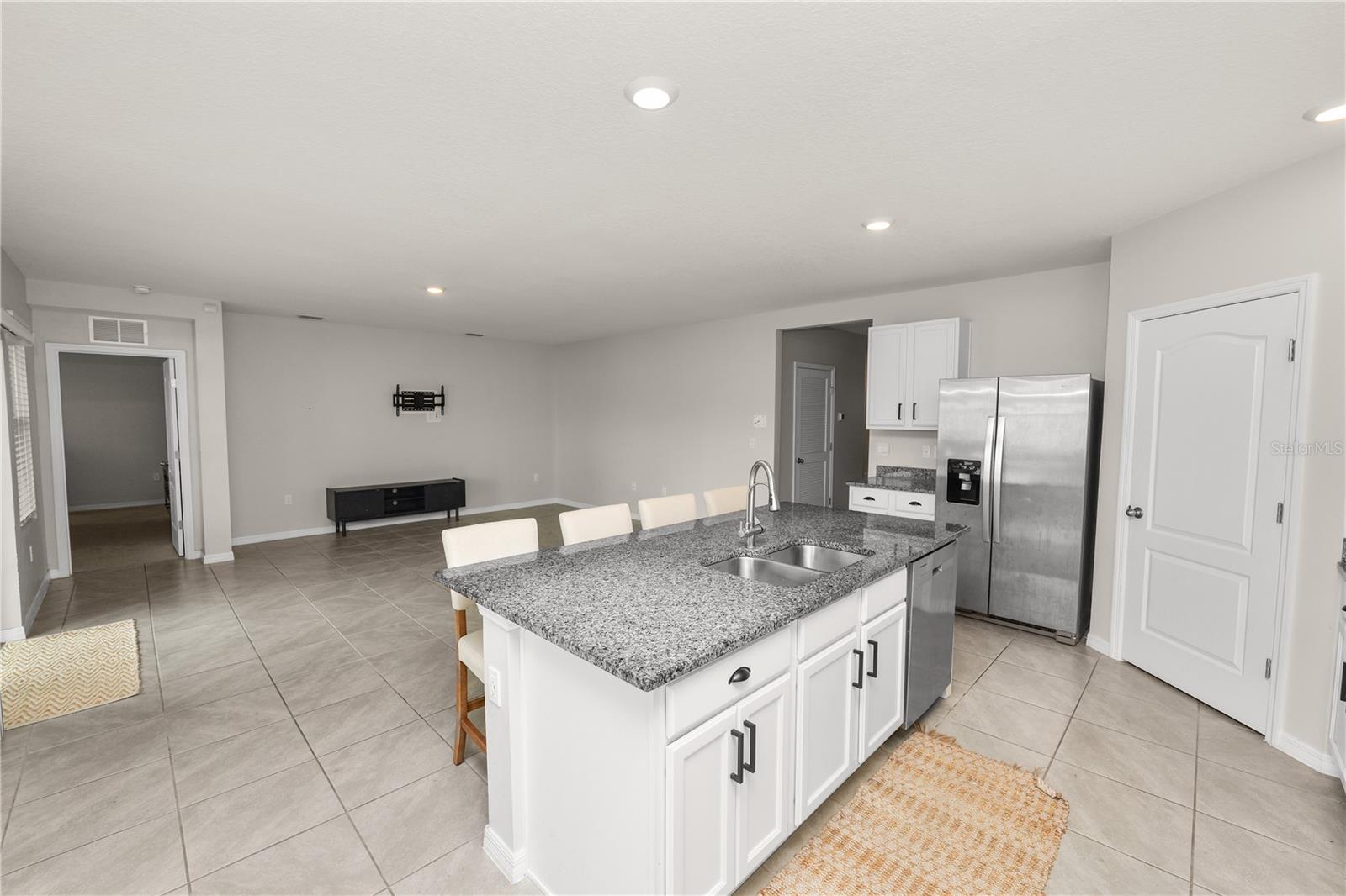 3141 Caspian Feather St Property Photo 17