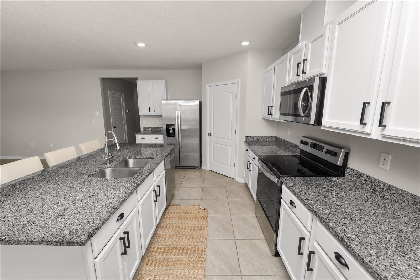 3141 Caspian Feather St Property Photo 19
