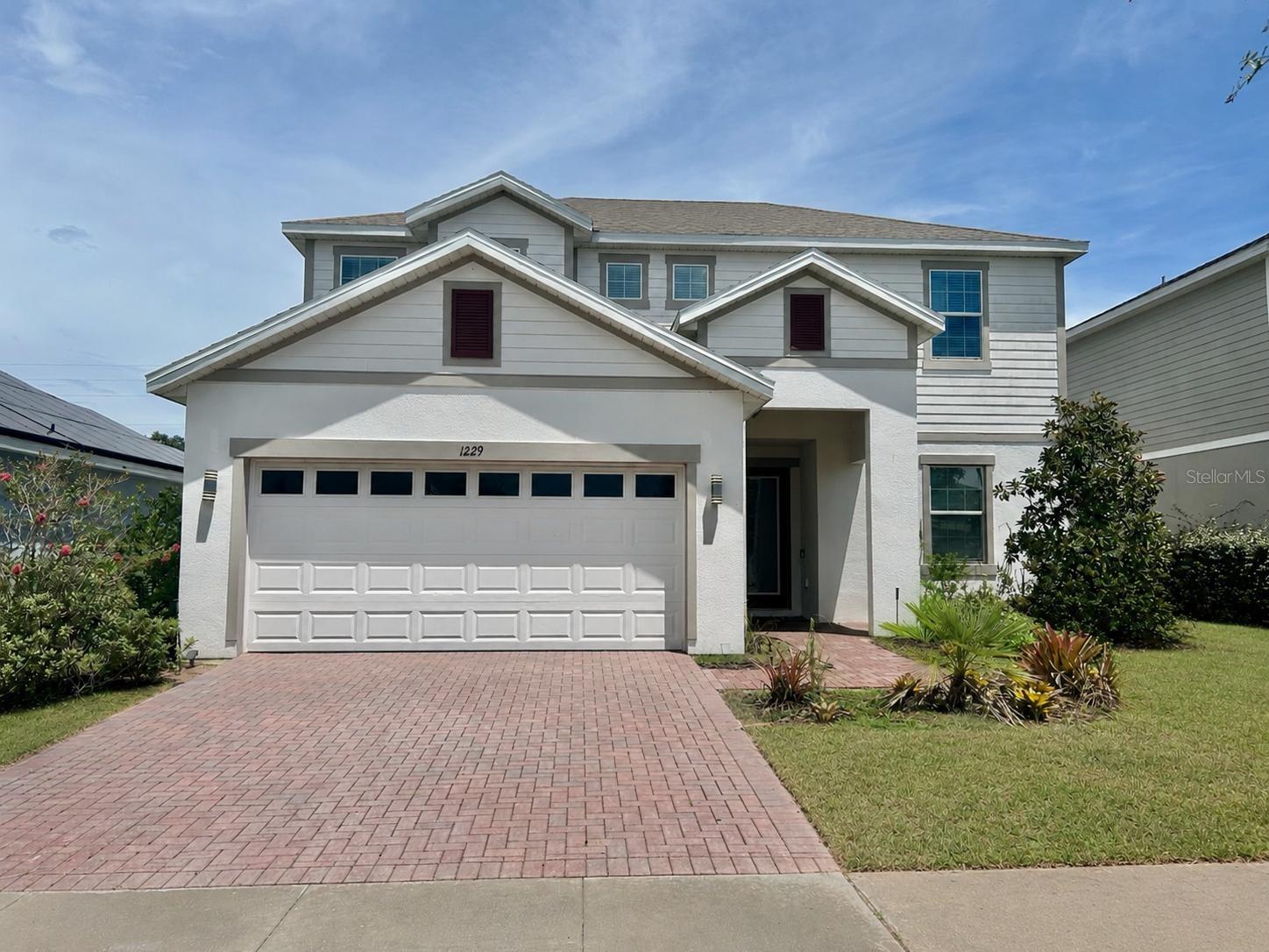 1229 Hendon Loop Property Photo 1