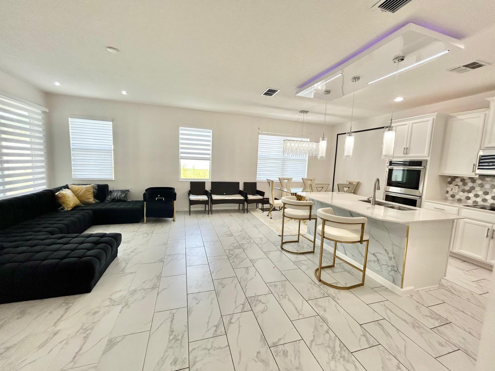 1229 Hendon Loop Property Photo 8