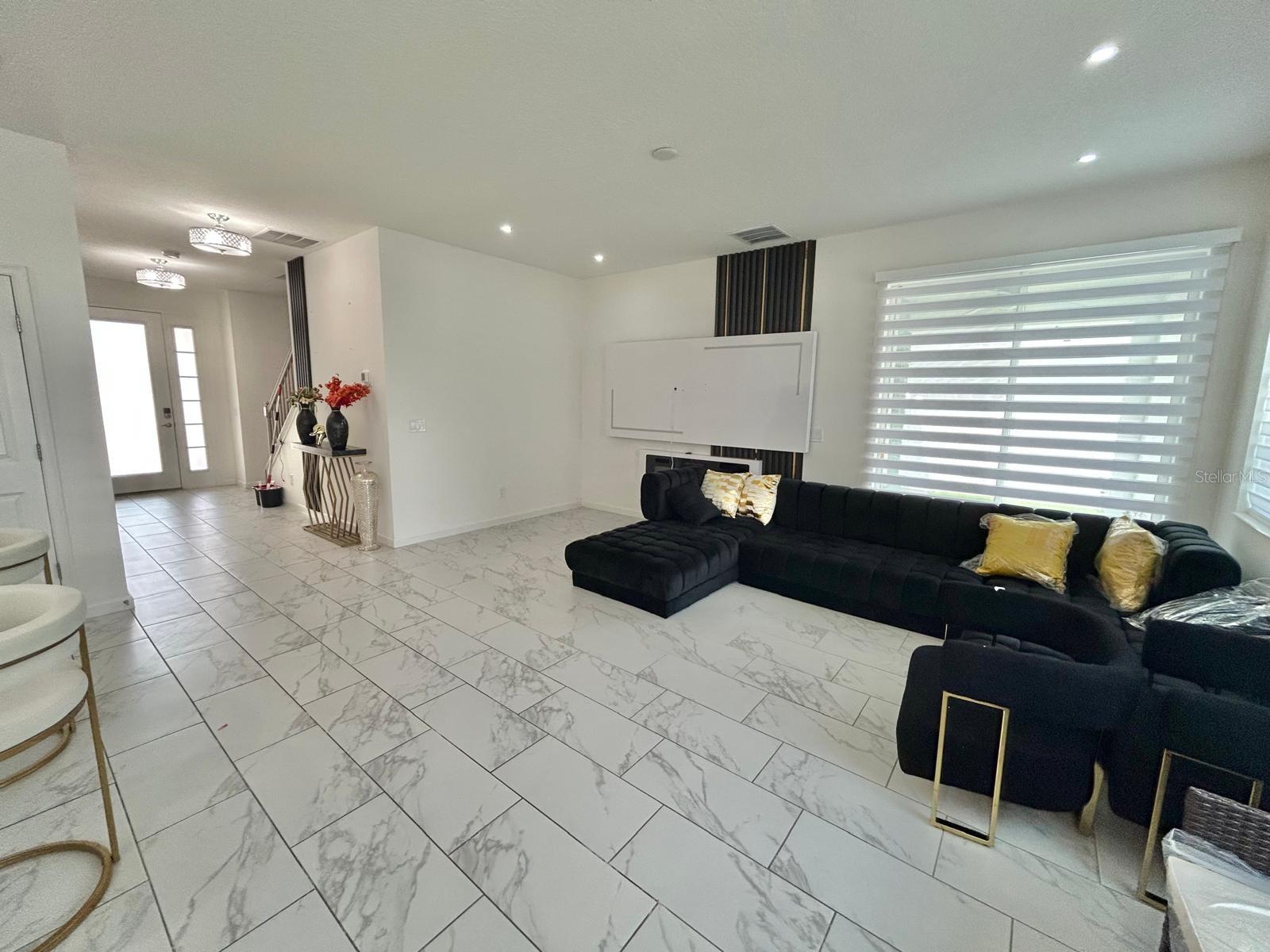 1229 Hendon Loop Property Photo 11