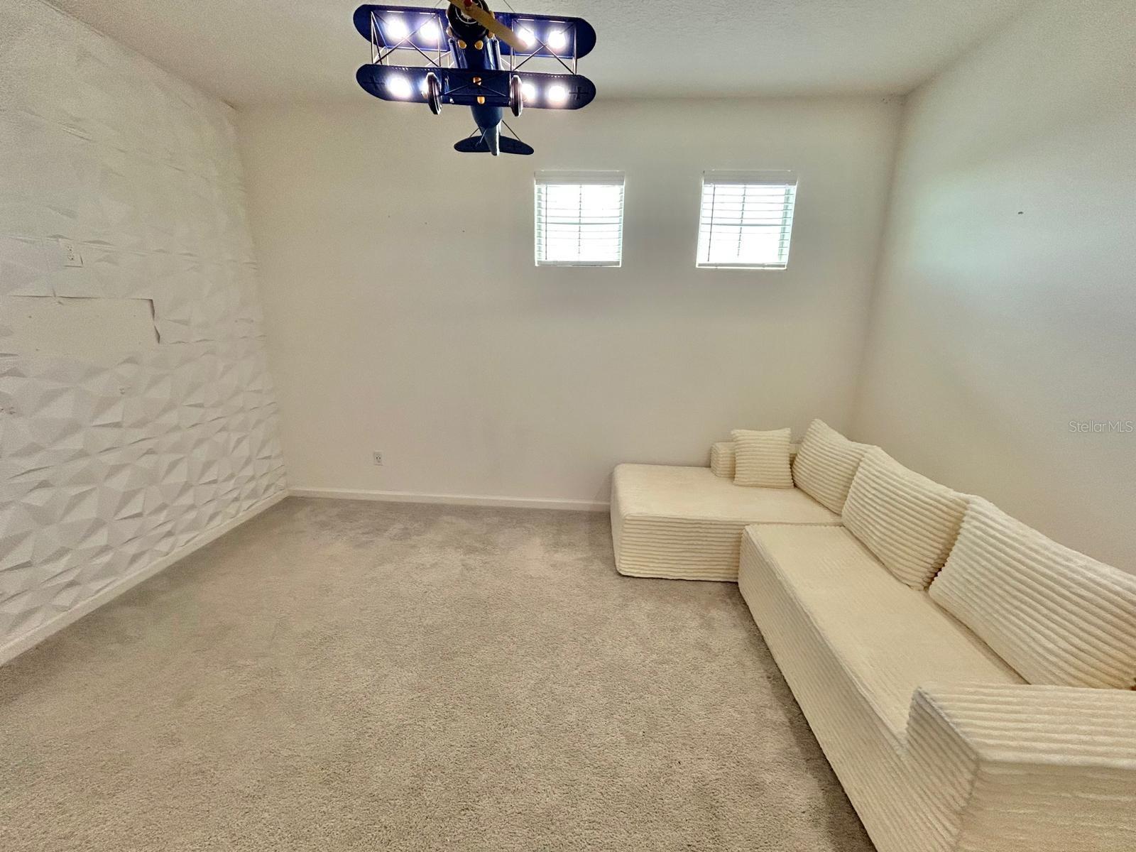 1229 Hendon Loop Property Photo 15