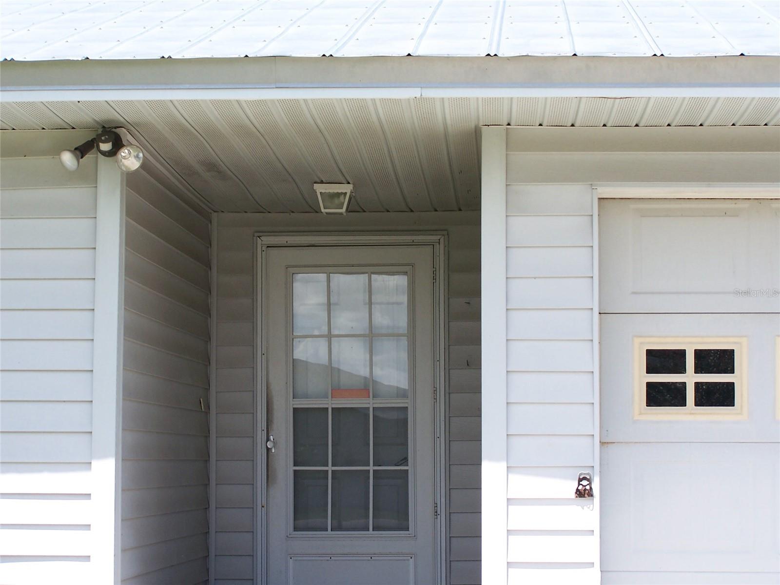 6061 Strickland Ave Property Photo 4