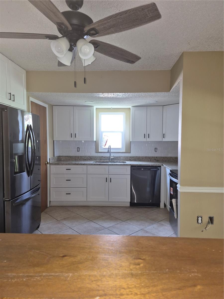 6061 Strickland Ave Property Photo 9