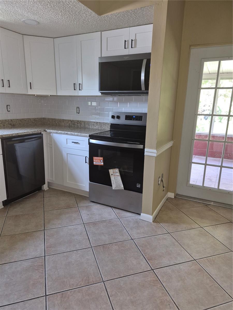 6061 Strickland Ave Property Photo 10