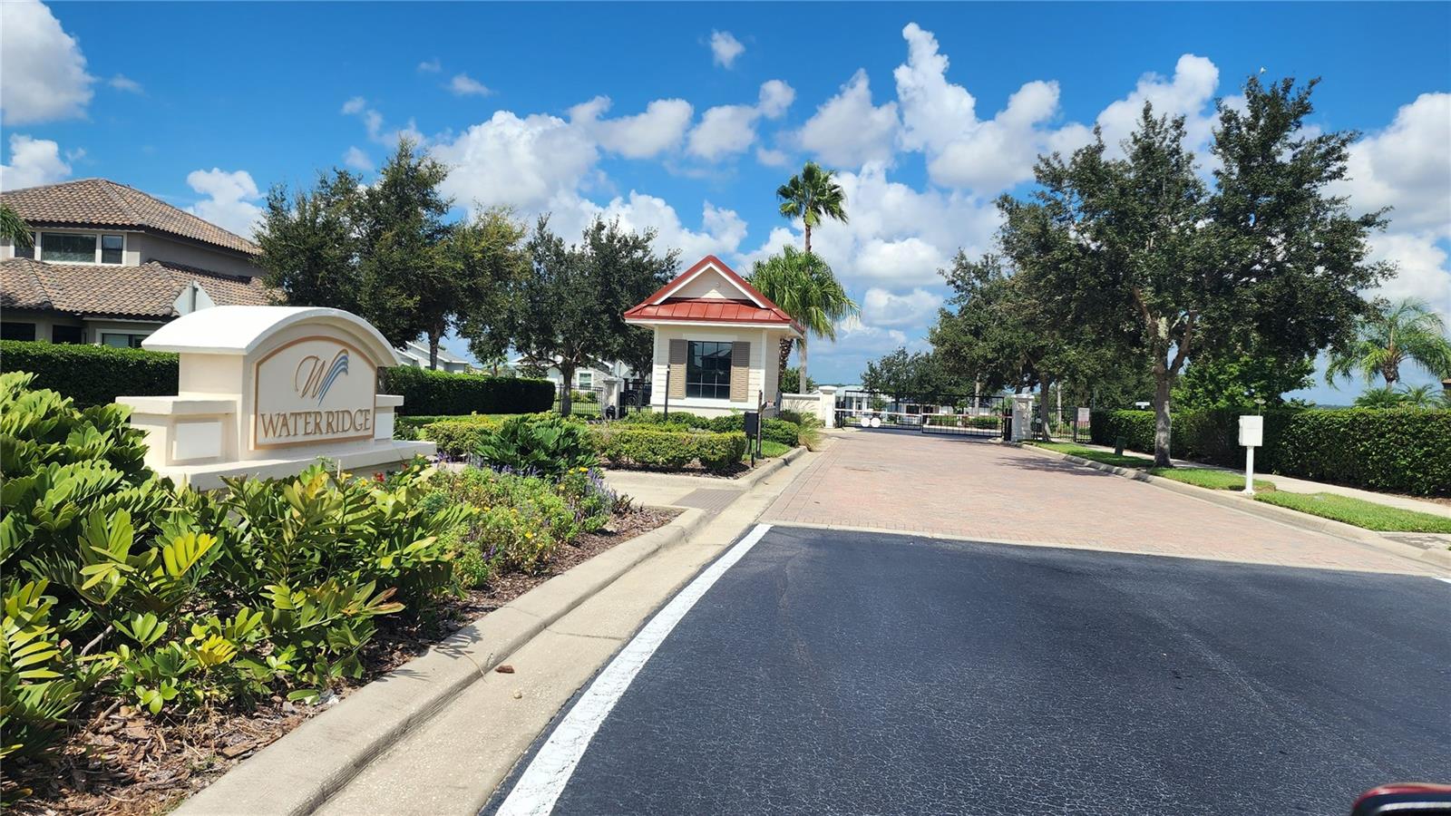 156 Valencia Ridge Dr Property Photo 3