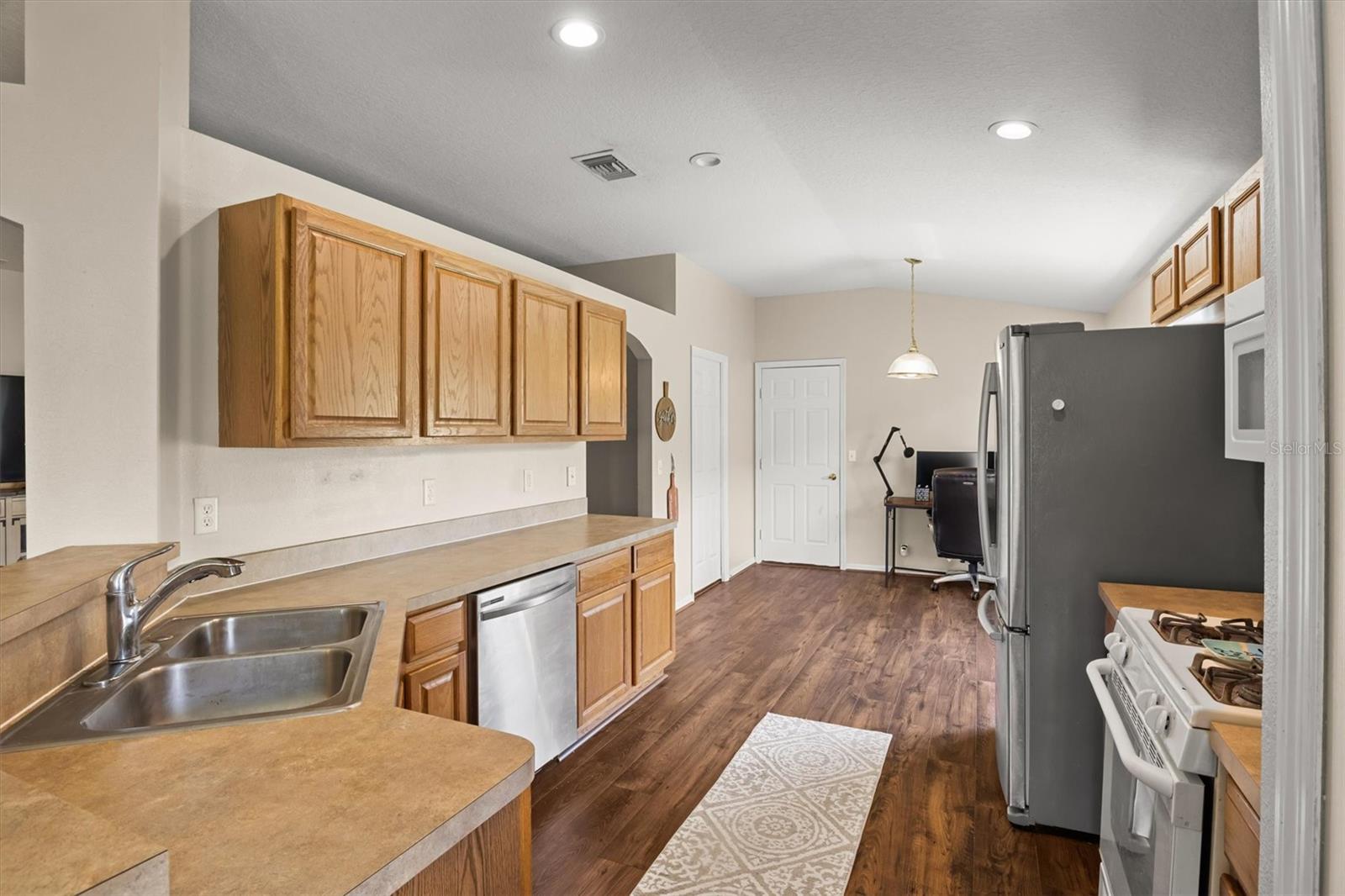 3833 Whistlewood Cir Property Photo 9