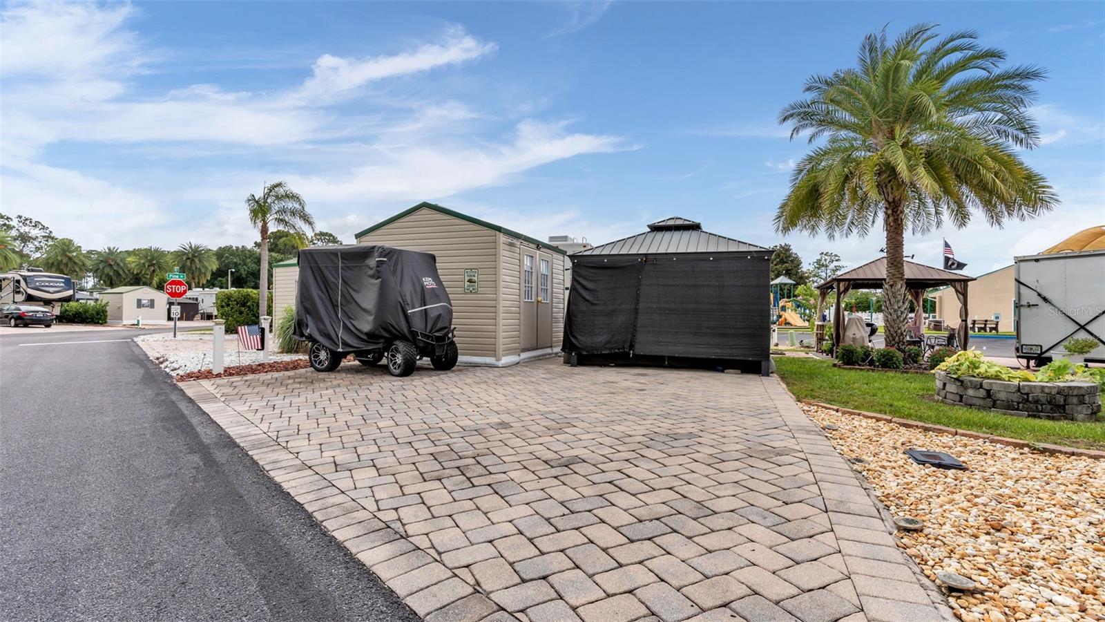 16414 Bay St Property Photo 8