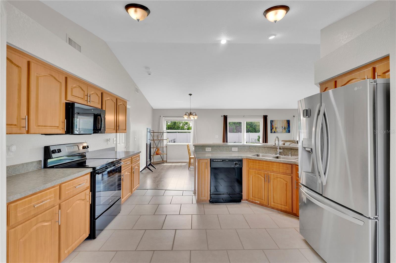 6315 Hampton Pointe Cir Property Photo 4