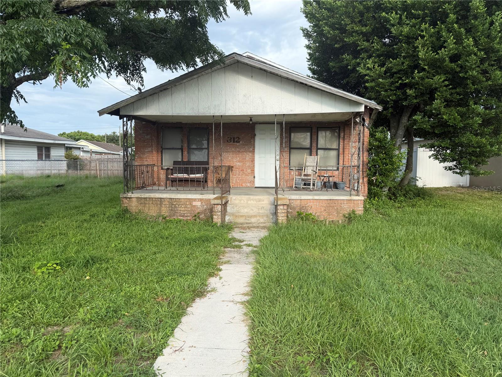 312 BENNETT ST Property Photo 1