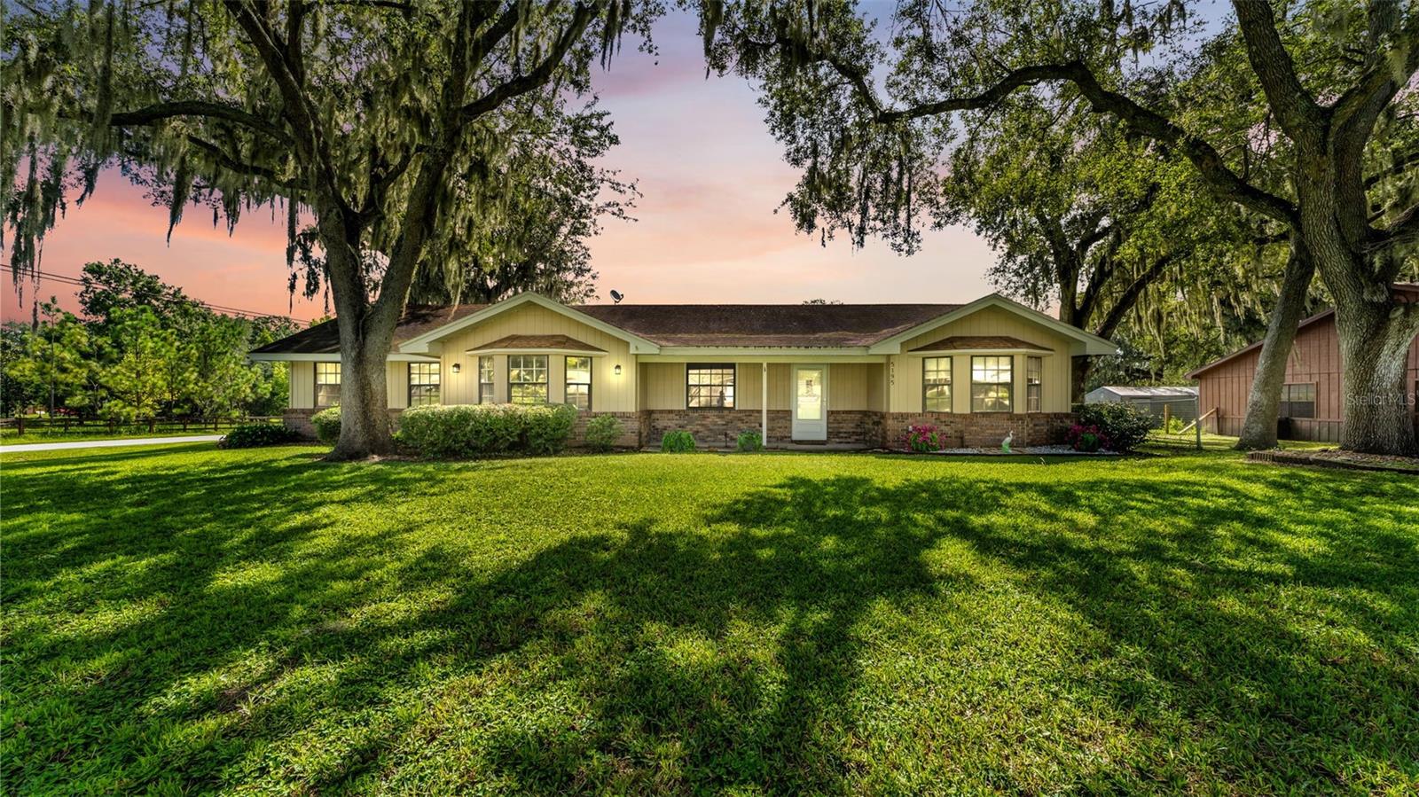 5195 OAKWOOD TRL