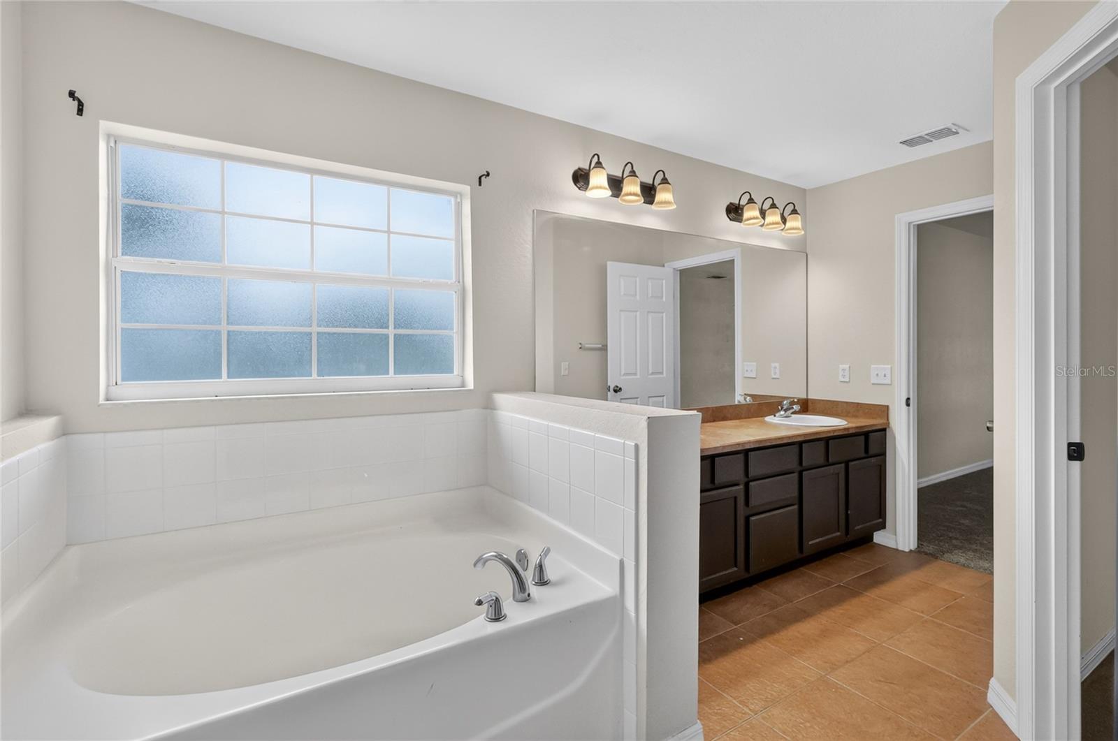 106 Majestic Gardens Ct Property Photo 11