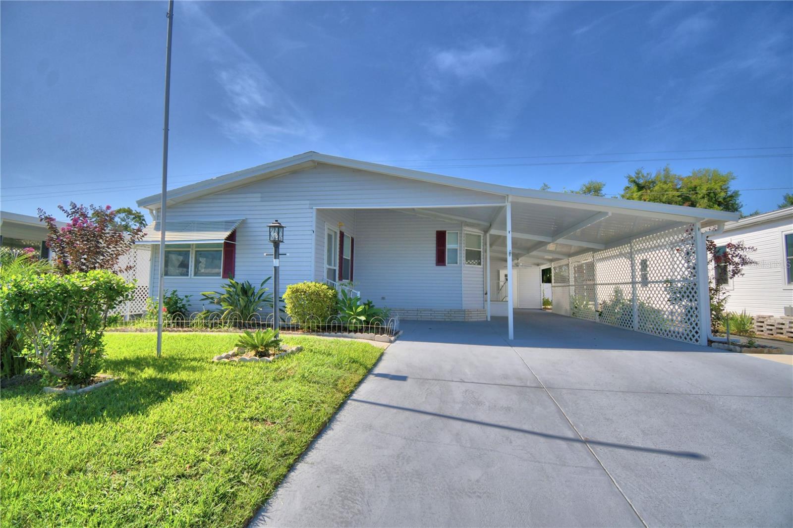 6086 Southern Oaks Dr Property Photo 1