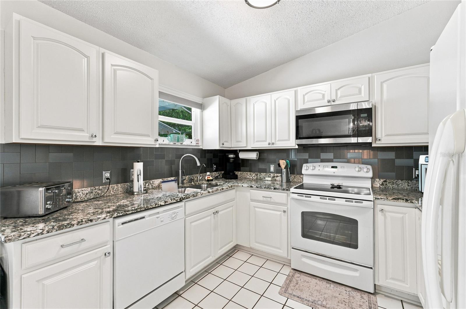 133 Rebecca Dr Ne Property Photo 14