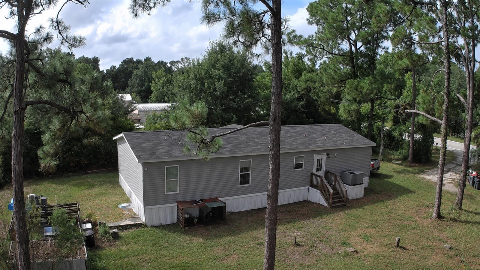 4550 POLK CITY RD Property Photo 1