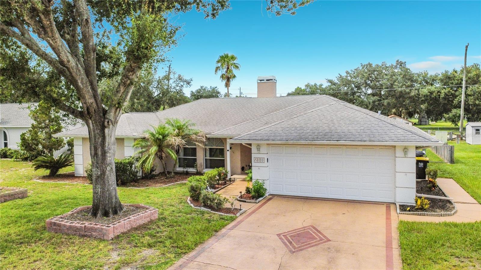 218 Glenridge Loop N Property Photo 4