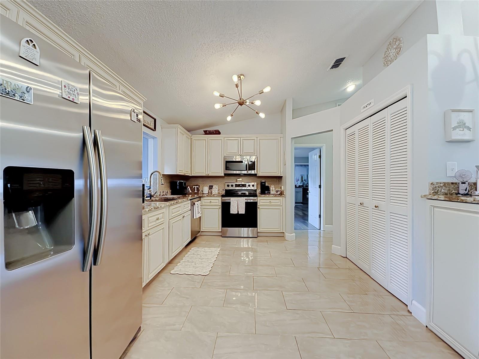 218 Glenridge Loop N Property Photo 15