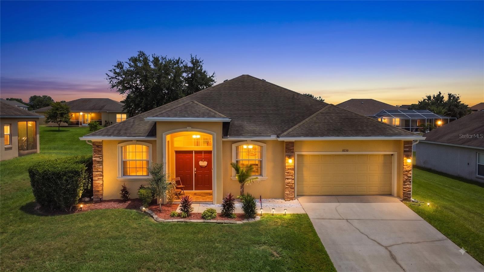 8230 WOODVINE CIR Property Photo 1