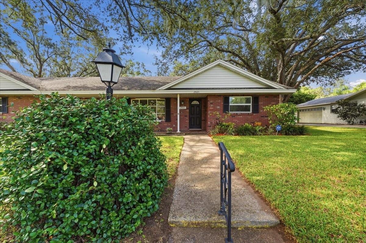 2021 Charnes Dr Property Photo 7