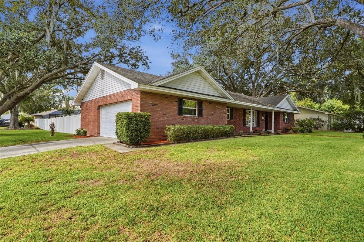 2021 Charnes Dr Property Photo 8