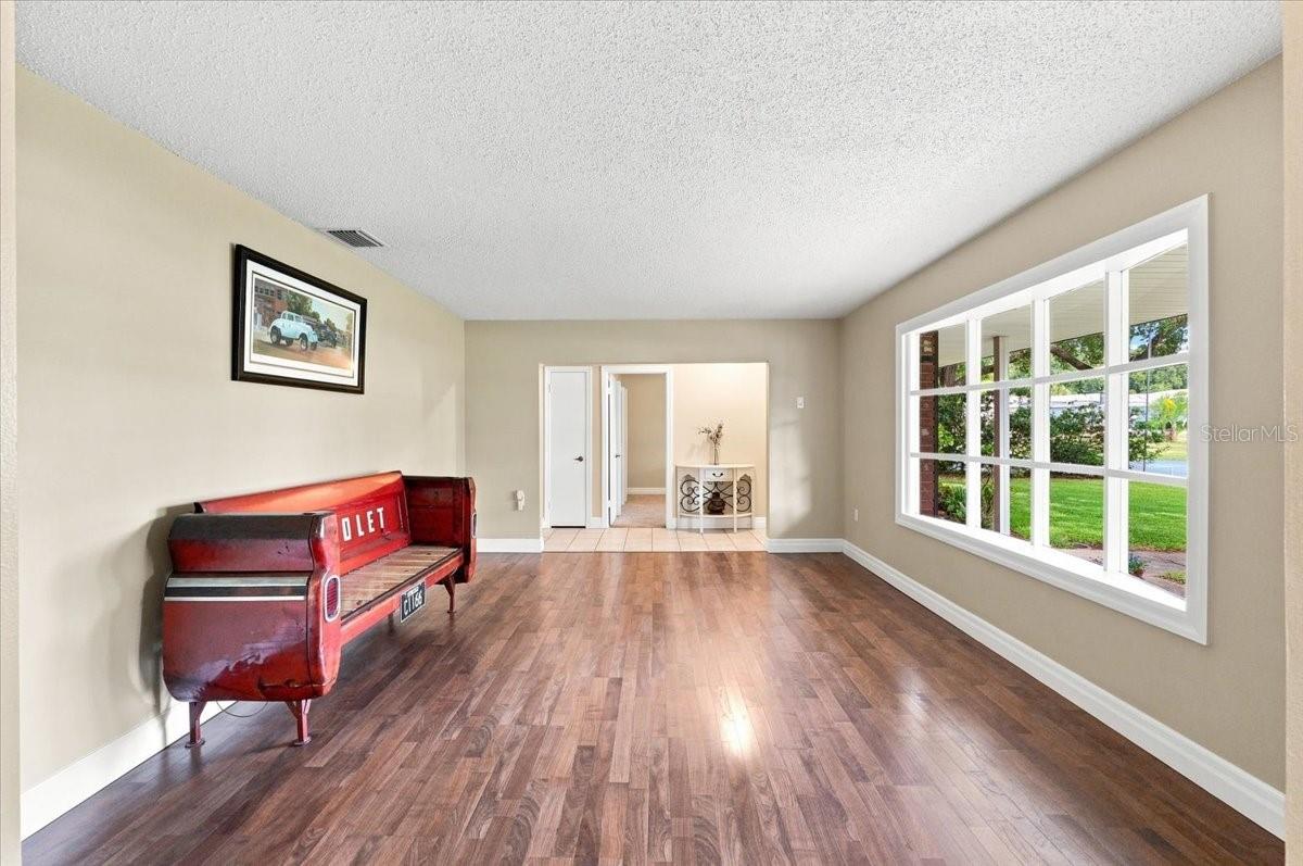 2021 Charnes Dr Property Photo 17