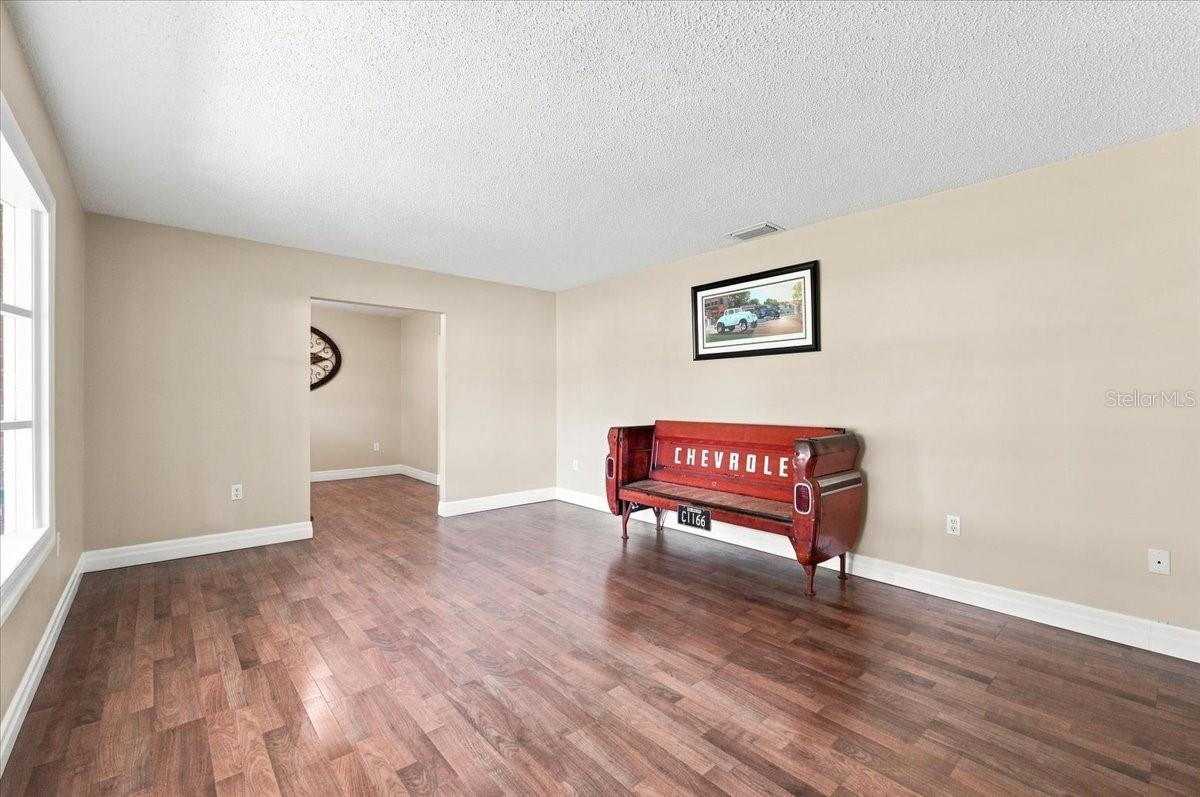 2021 Charnes Dr Property Photo 20