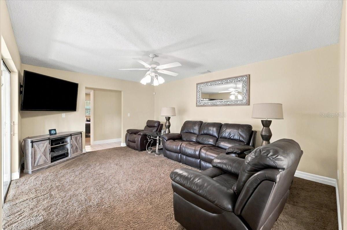 2021 Charnes Dr Property Photo 24