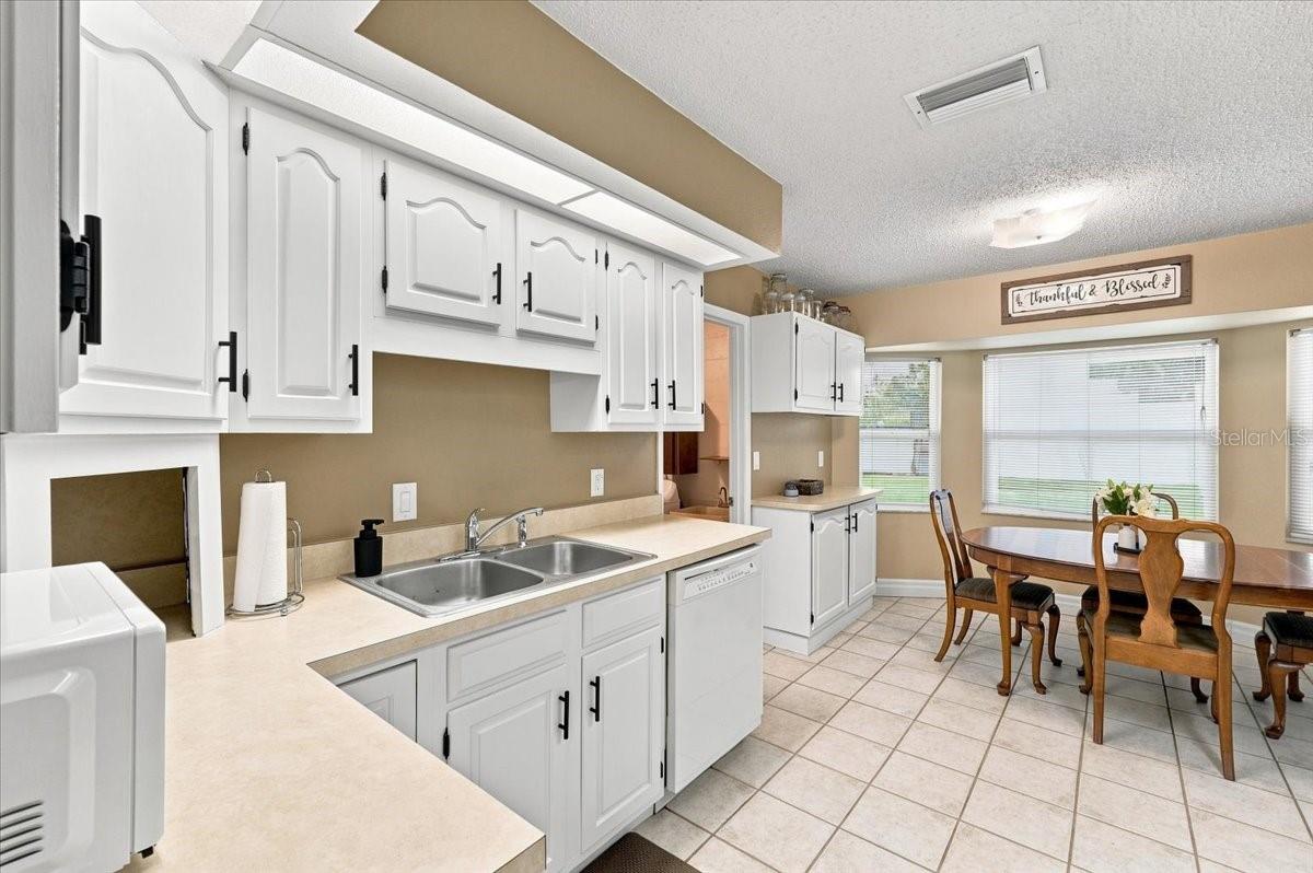 2021 Charnes Dr Property Photo 30