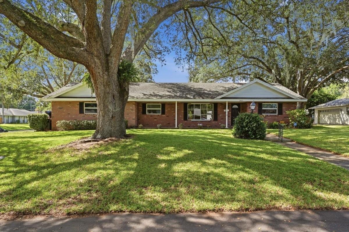 2021 Charnes Dr Property Photo 64