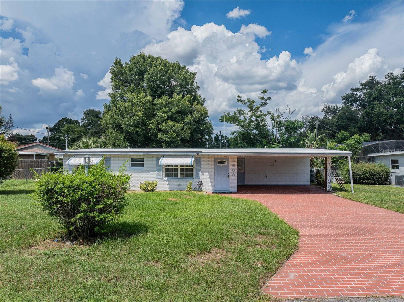2608 TRINITY CIR NW