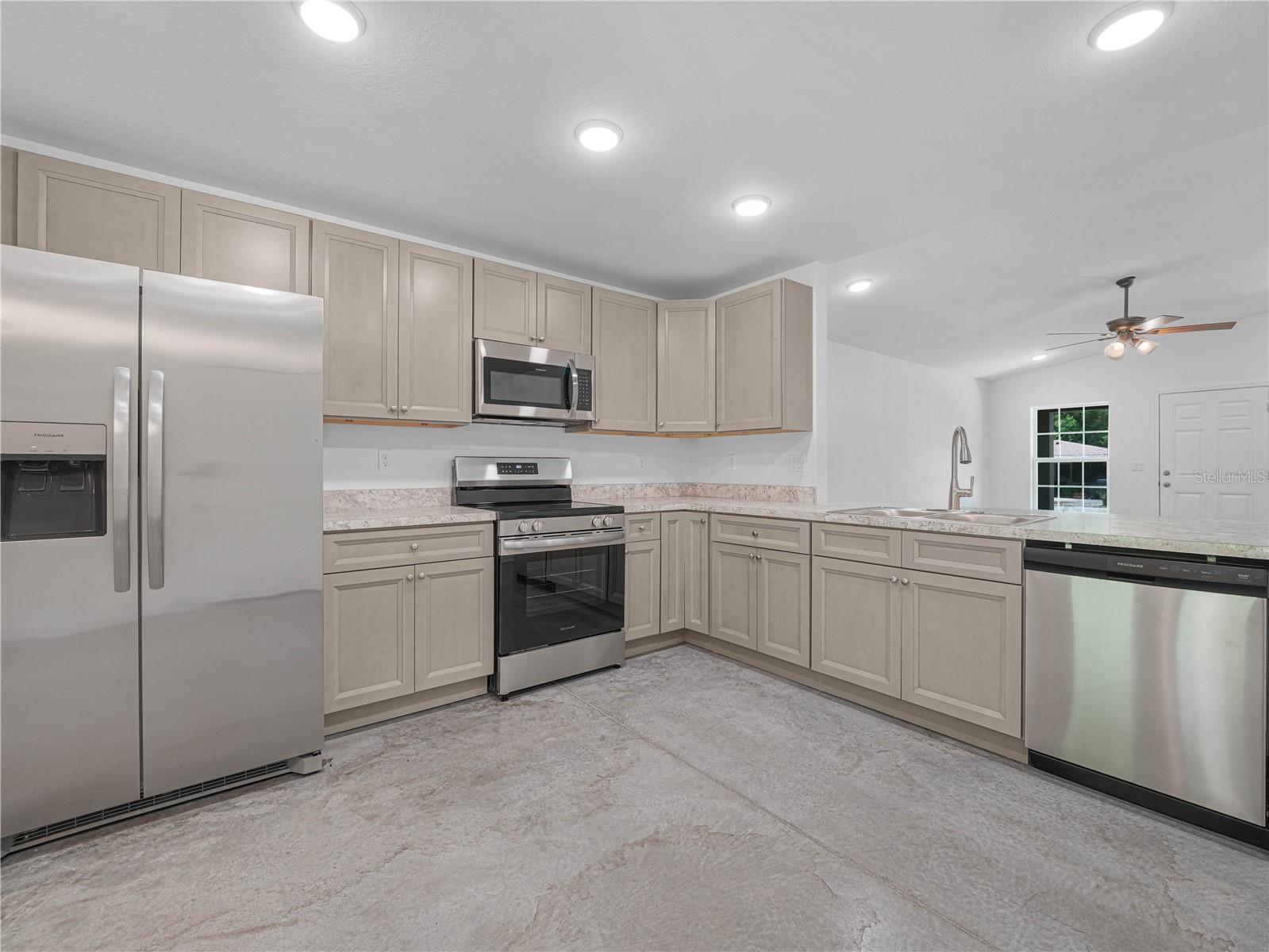 118 Highland Ave Property Photo 4