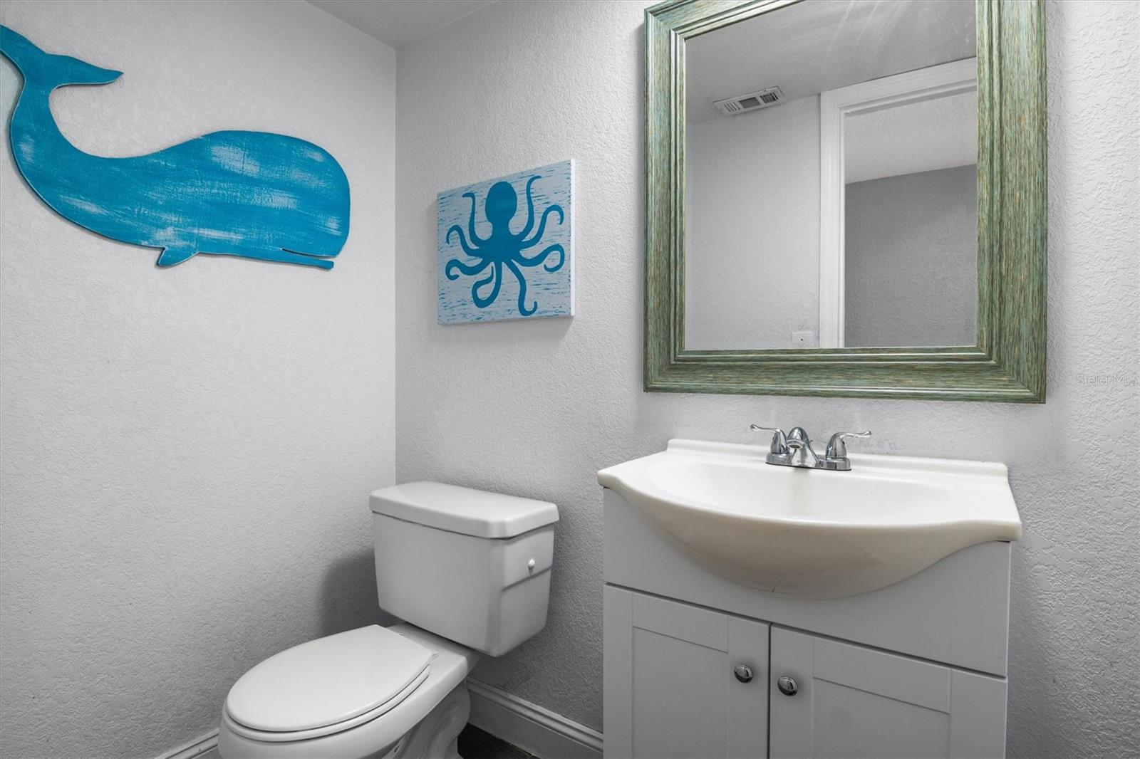 1715 Lake Miriam Dr Property Photo 24
