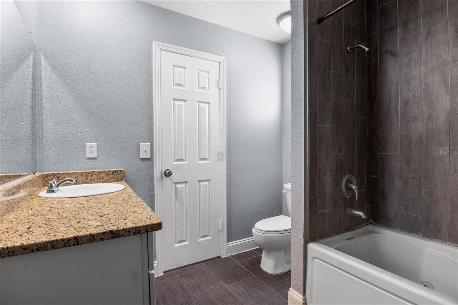 1715 Lake Miriam Dr Property Photo 27