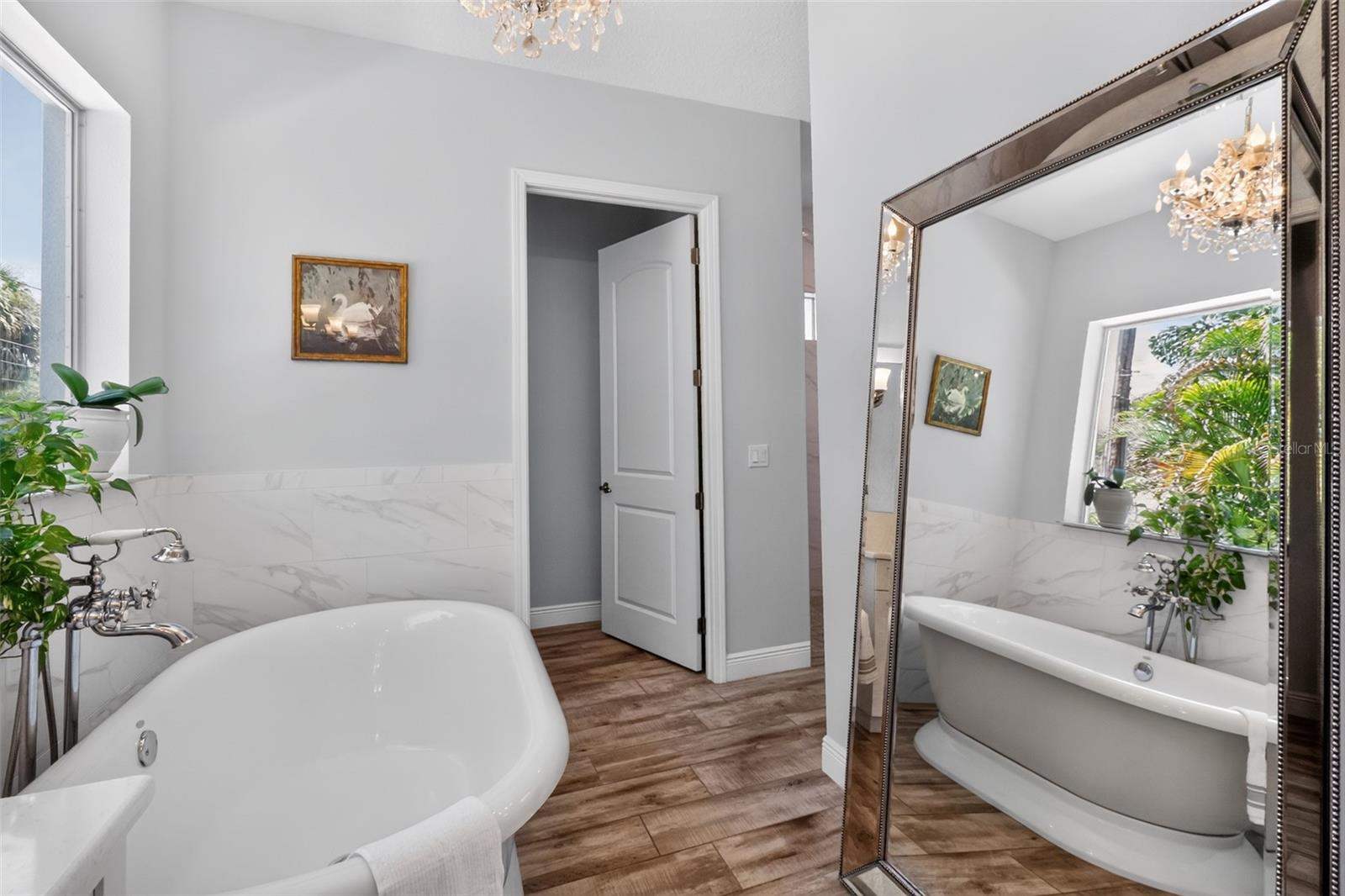 652 Kenneth Way Property Photo 22