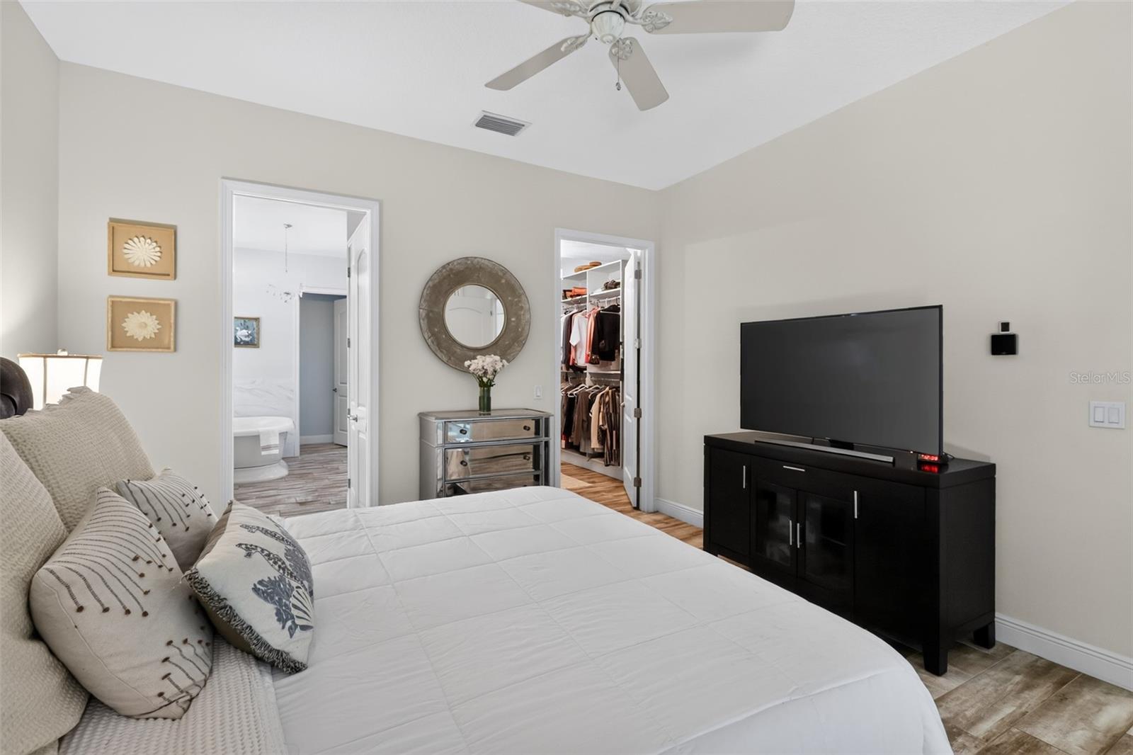 652 Kenneth Way Property Photo 25