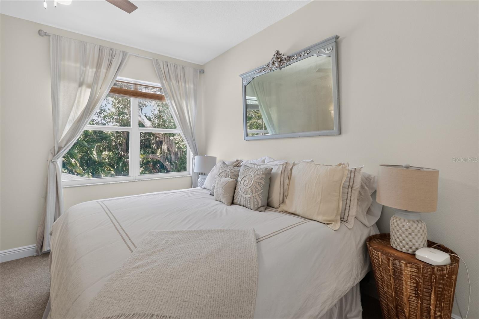 652 Kenneth Way Property Photo 33