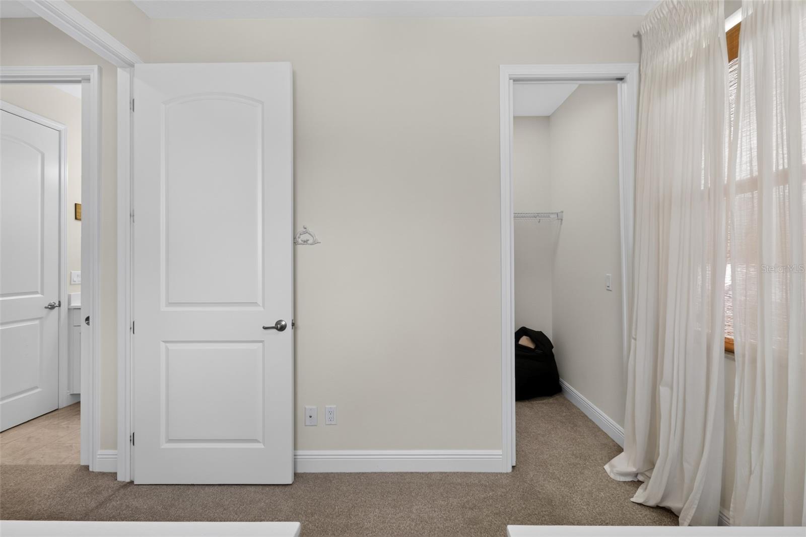 652 Kenneth Way Property Photo 39