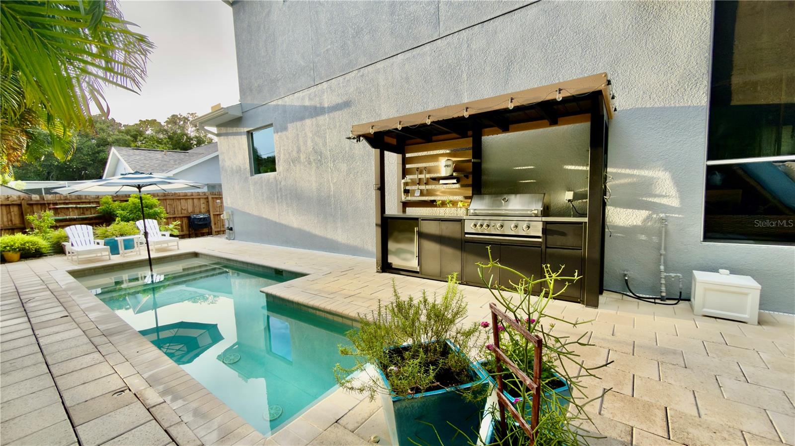 652 Kenneth Way Property Photo 44