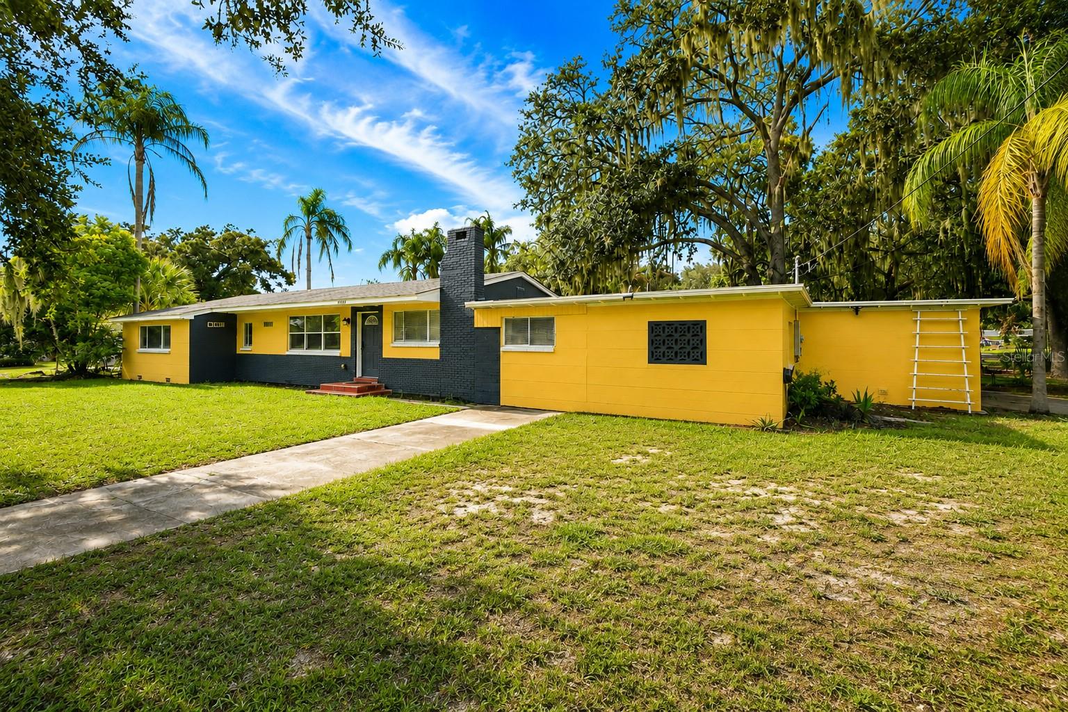 1410 E EDGEWOOD DR