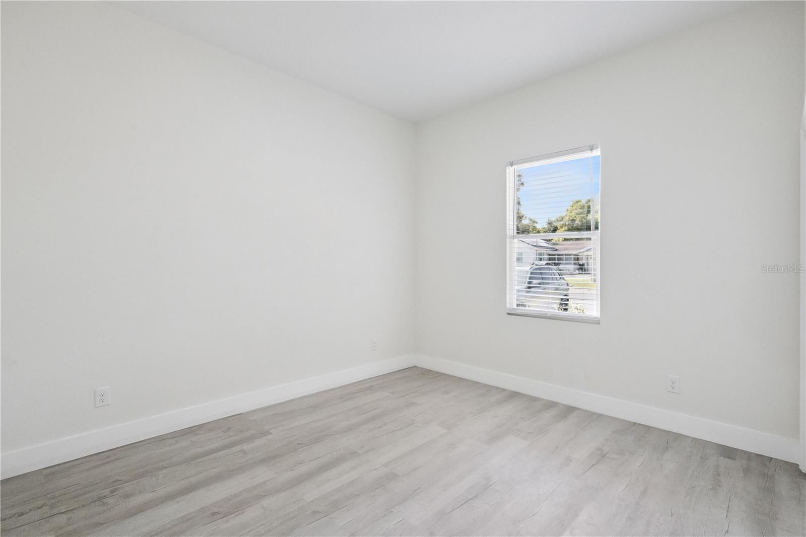 207 Avenue E Se Property Photo 13