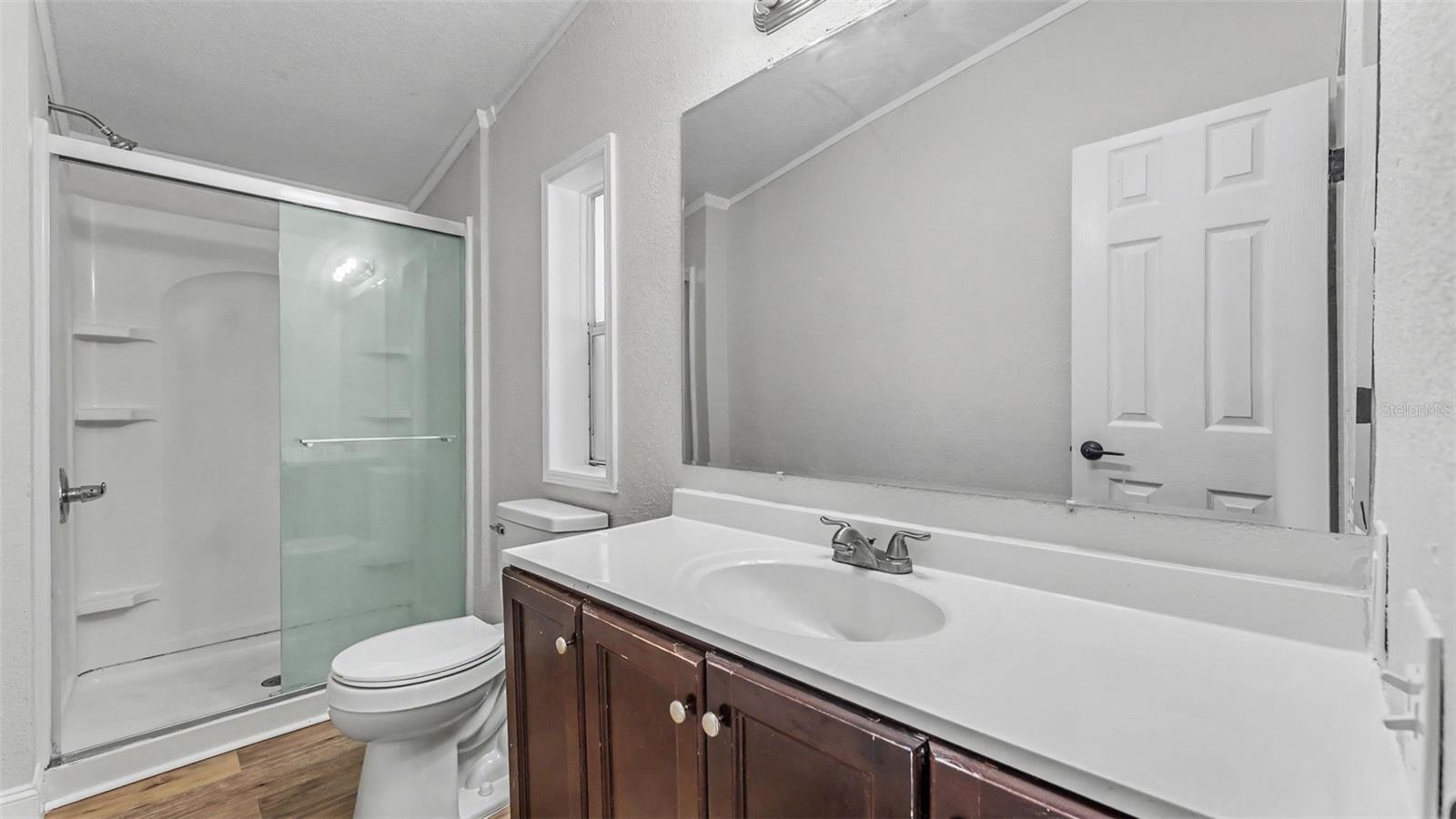 1222 Rowell St Property Photo 9