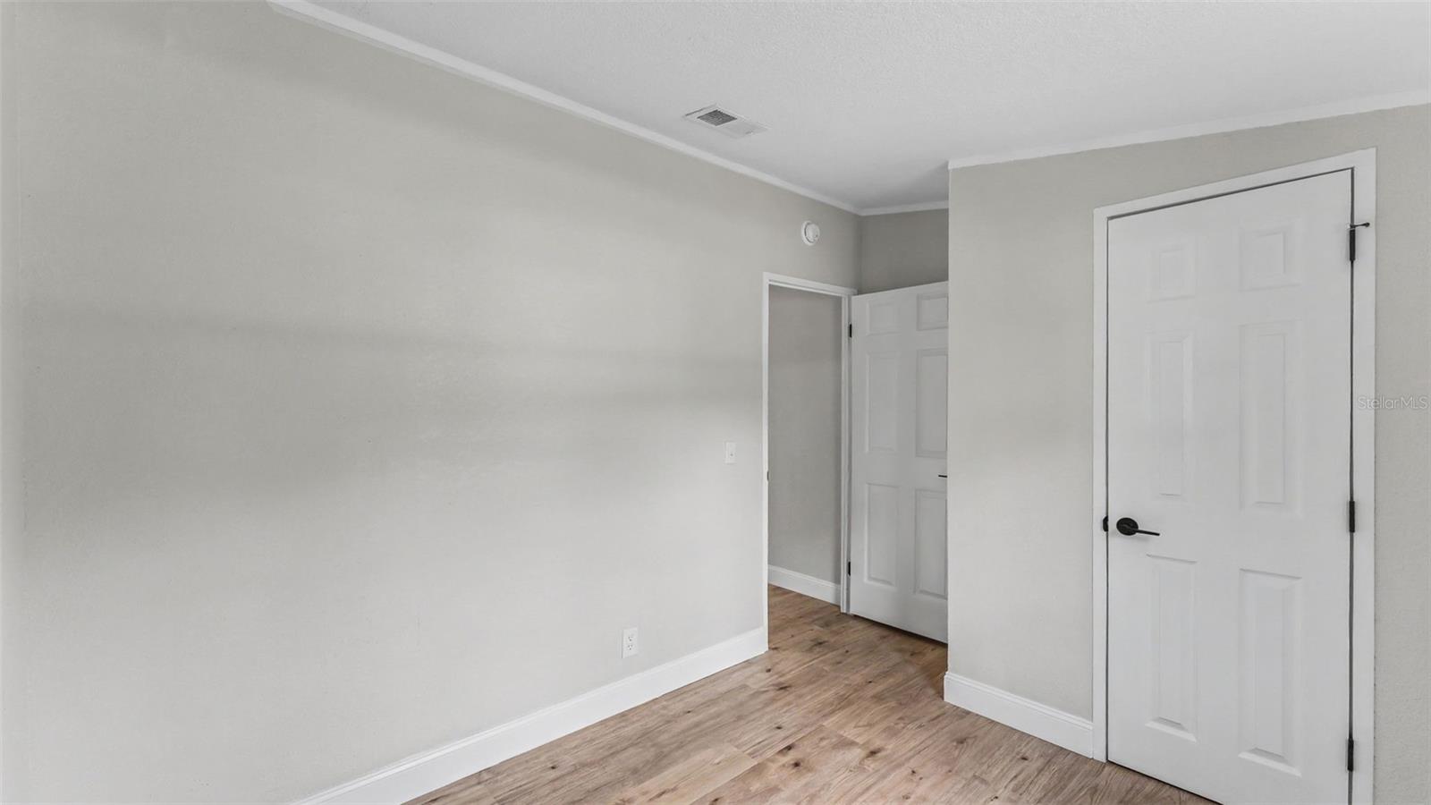 1222 Rowell St Property Photo 10